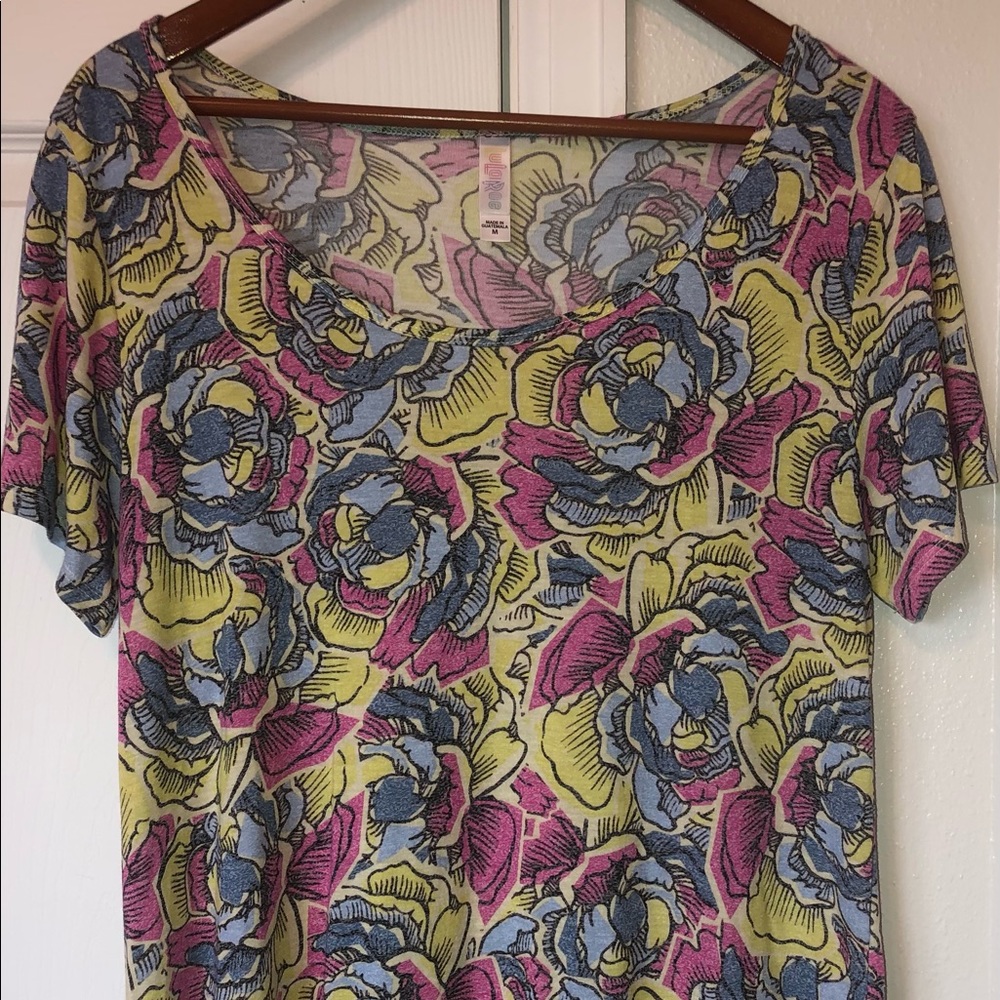LuLaRoe Classic T.